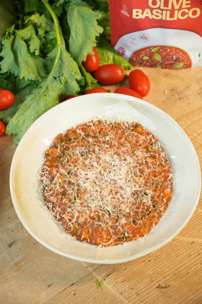 Farinata (reinterpretata) con LocoMeal al pomodoro, olive e basilico