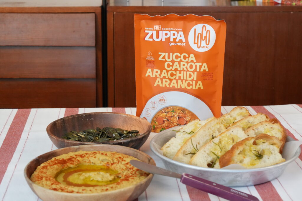 Hummus di ceci con Locomeal alla zucca e crostoni