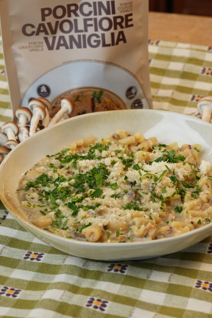 Pasta mista con Locomeal ai porcini, cavolfiore e vaniglia
